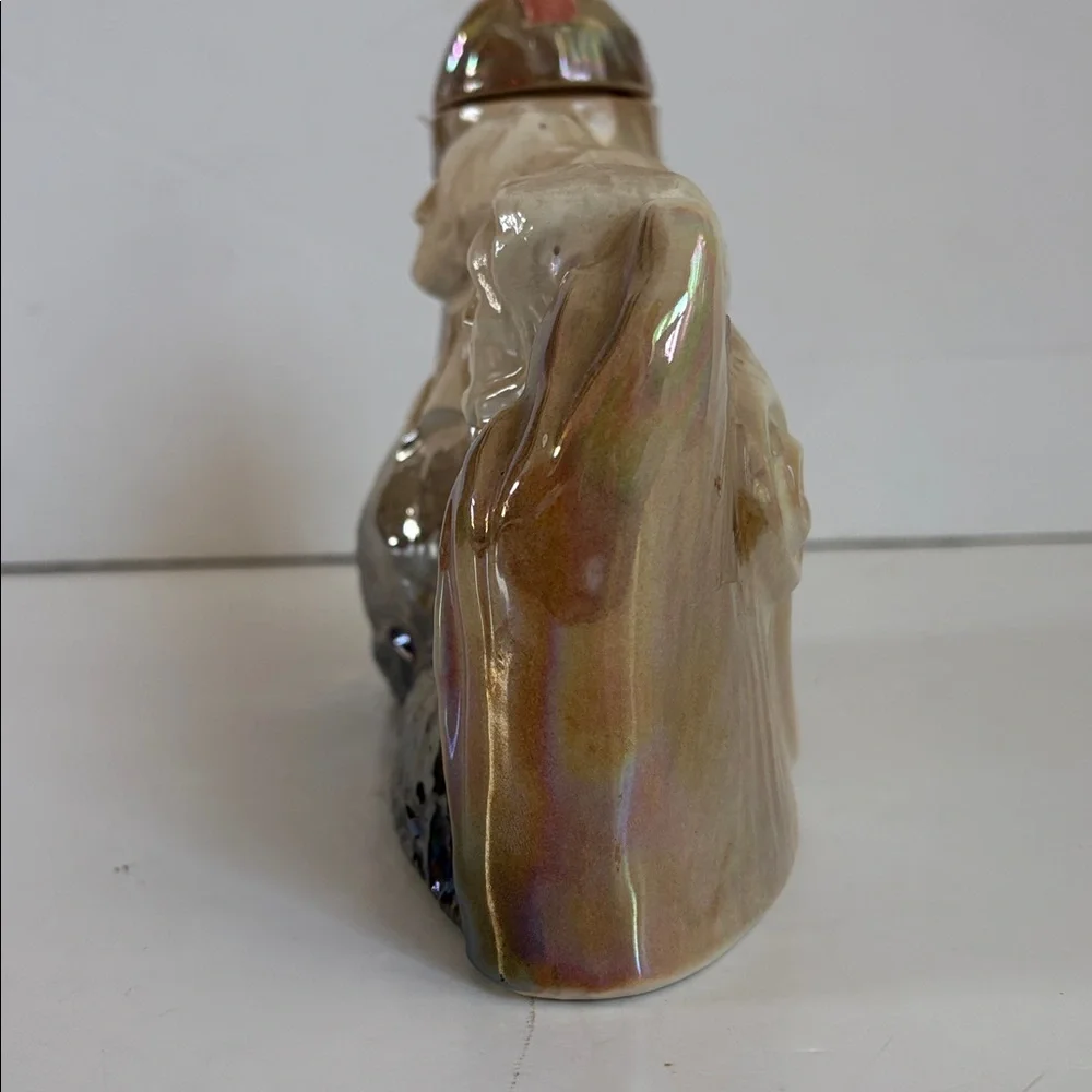 Vintage J.W. Dant Mt. Rushmore whiskey decanter ceramic iridescent pearl glaze